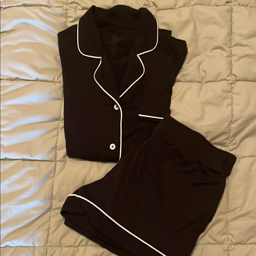 Kindred Bravely Maternity & Postpartum Pajama Set with White Trim